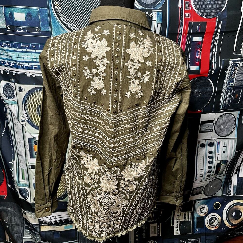 ANDREE by UNIT Embroidered Studded Full Front Snap LS Olive Grn Shirt Women's  S